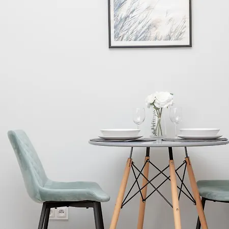 Cosy Near The Old Town By Renters *