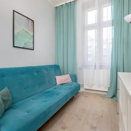 Cosy Near The Old Town By Renters 아파트