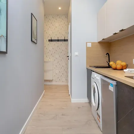 아파트 Cosy Near The Old Town By Renters