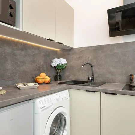 Cosy Near The Old Town By Renters *