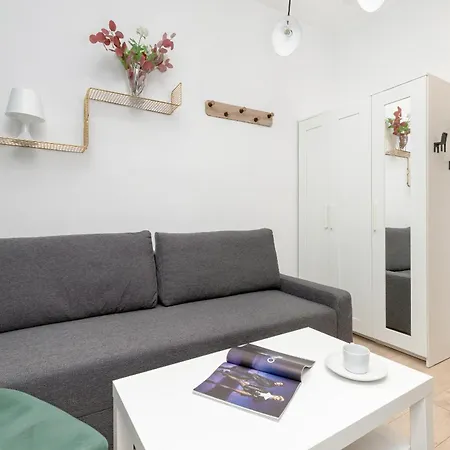 Cosy Near The Old Town By Renters * 그단스크