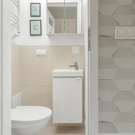Cosy Near The Old Town By Renters *