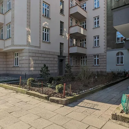 아파트 Cosy Near The Old Town By Renters